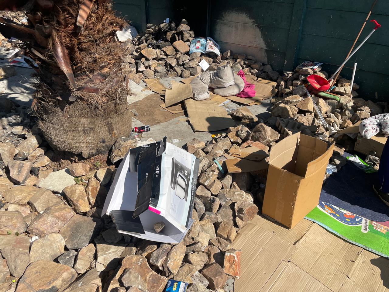 Condition of the Pinegowrie Post Office precinct grounds